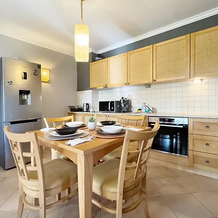 Stunning 2-bed In Appartamento *